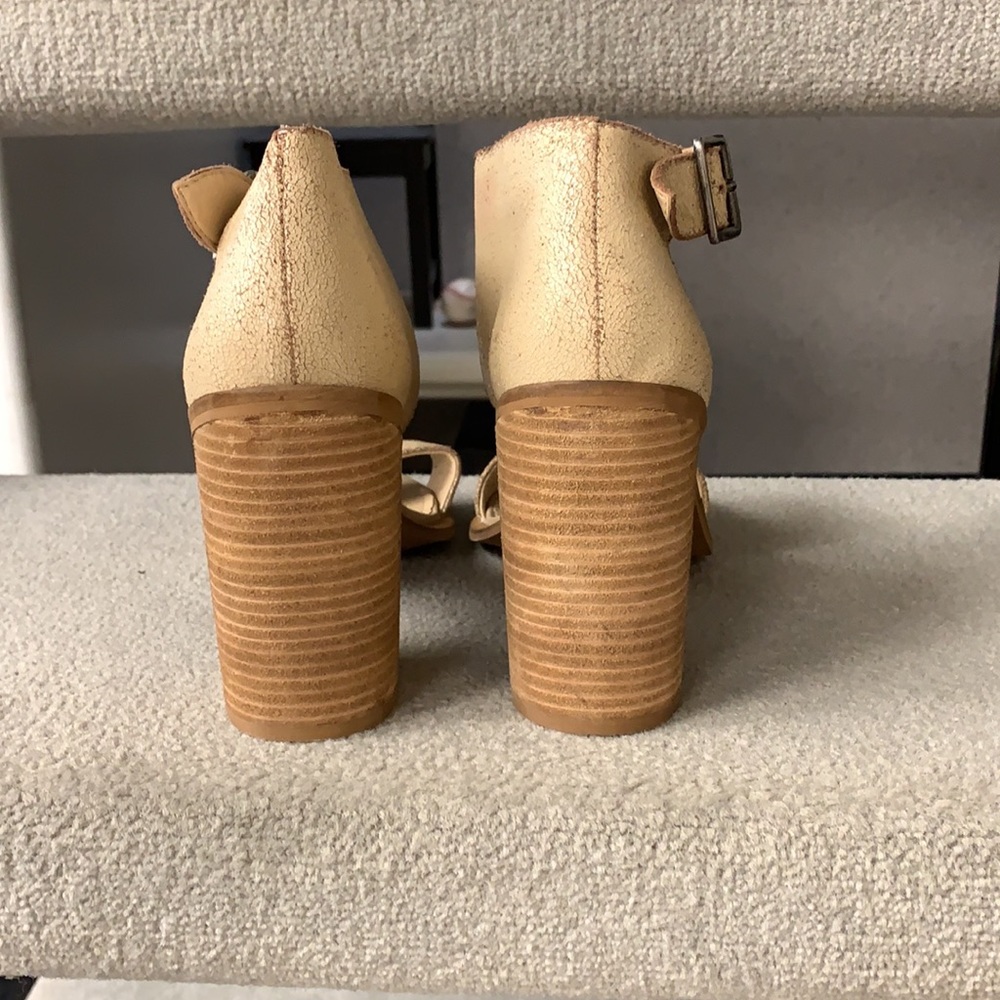 Anthropologie {Kelsi Dagger}Sz 9 Distressed Heels - Picture 5 of 12
